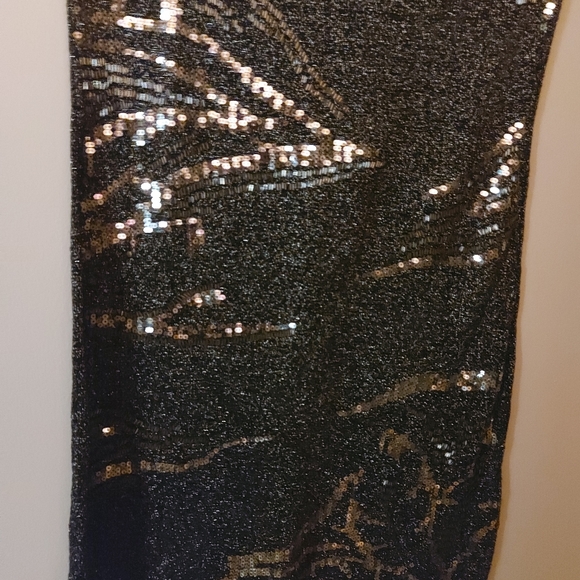 Le Chateau Sequin Beaded Dress - Picture 2 of 7